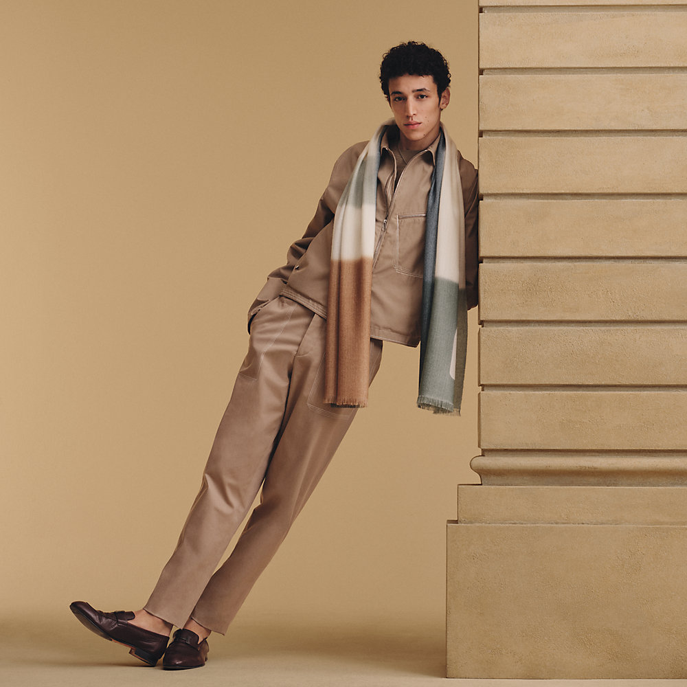 レア　エルメス　マフラー　美品 HERMES エルメス マフラー 140×30 ラブストーリー H254043S